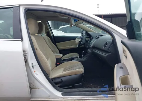 2009 Mazda Mazda6 I Touring z USA, uszkodzony, nr VIN 1YVHP82HX95M43945